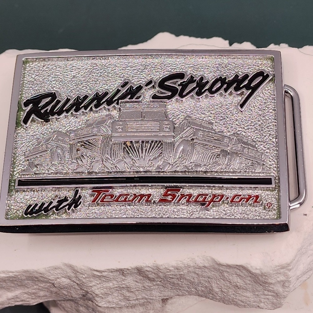 Snap-on Runnin Strong Team Snap-on Belt Buckle Silver Truck SSX-1176 USA